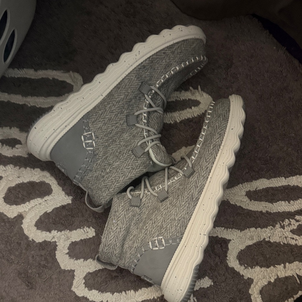 Hey Dude Reyes Women’s Grey Boots - Picture 4 of 4